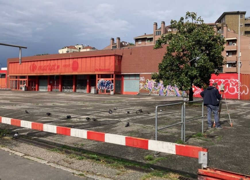 L'ex Carrefour di via Ripamonti.