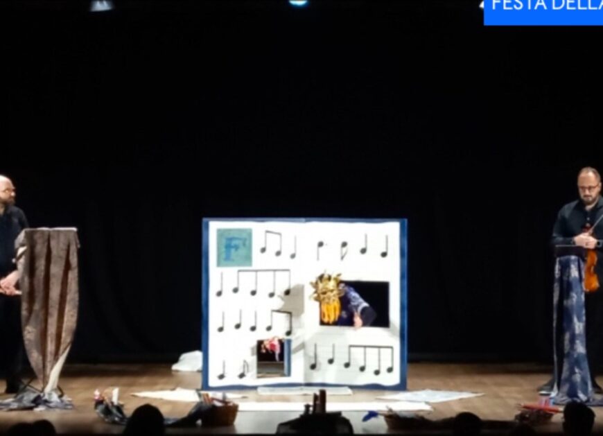 Una scena dell'opera Il flauto magico di Mozart, nell'edizione "tascabile".
