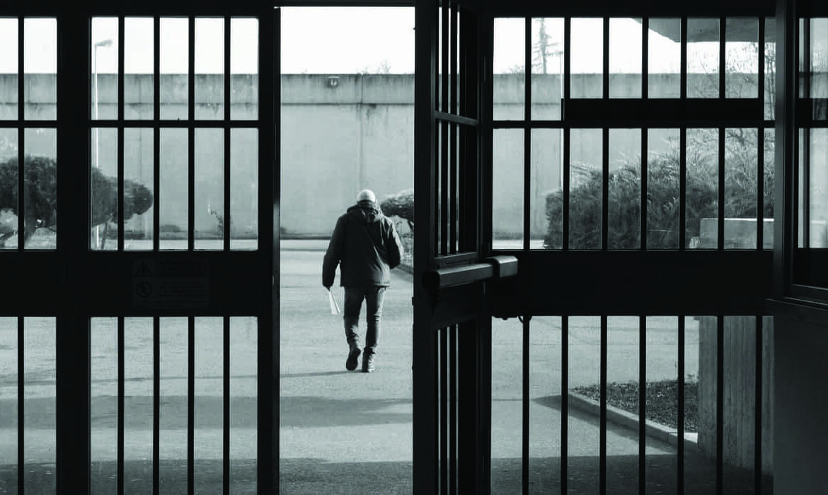 Ritratti dal Carcere, scattate nelle case di reclusione di Opera e San Vittore. Foto di Marina Lazzati.