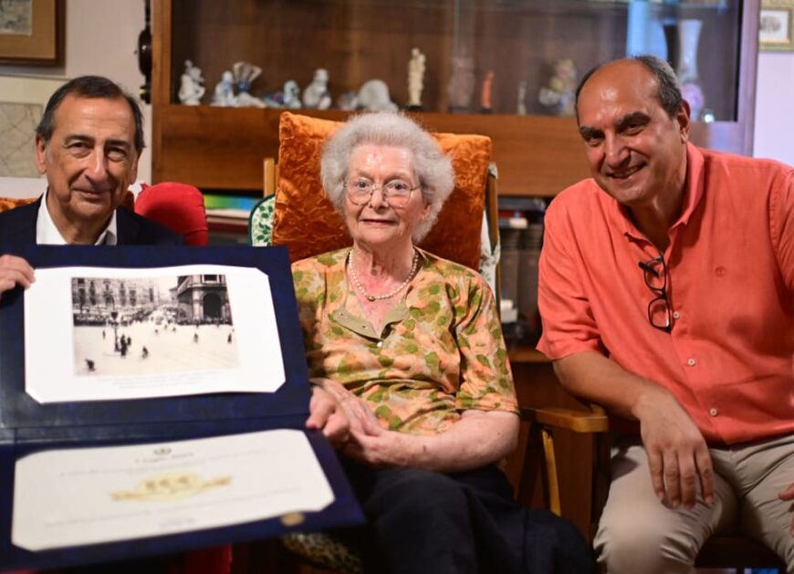 Il sindaco Beppe Sala e il presidente del Municipio 5 Natale Carapellese insieme a Sandra Gilardelli.
